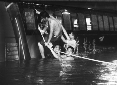 北京昨日遭遇61年最大暴雨 一天连发五次预警